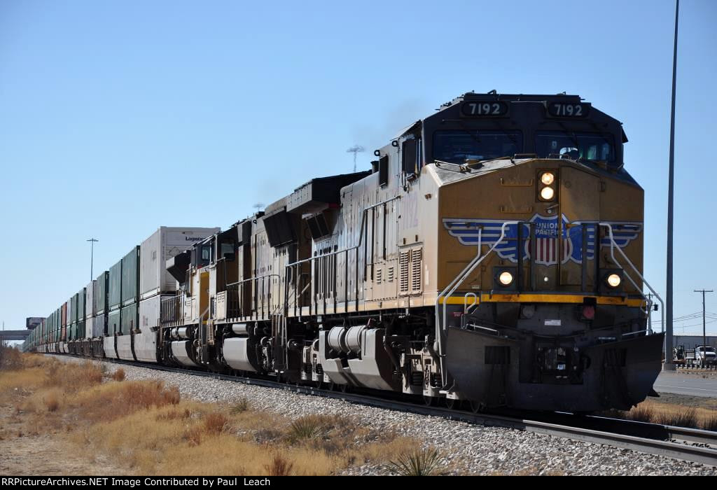 Intermodal rolls east out of the siding